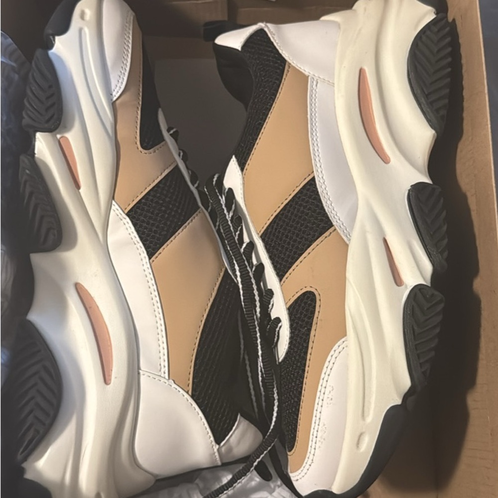 Steve Madden Black and Tan Sneakers